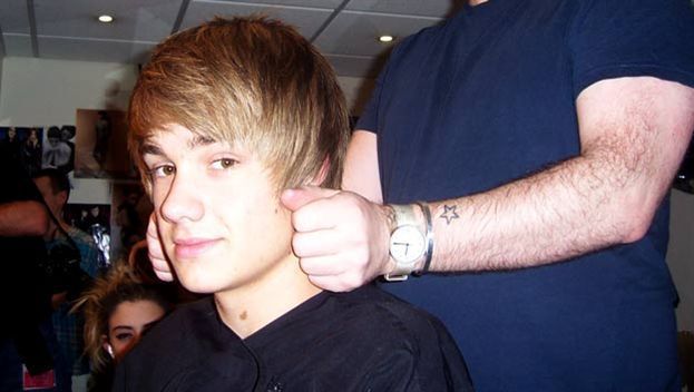 Goregous-Liam-Getting-His-Hair-Cut-x-liam-payne-16988065-623-3522